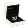 Chanel Camélia Fil sleeve ring in white gold and diamonds - Detail D2 thumbnail