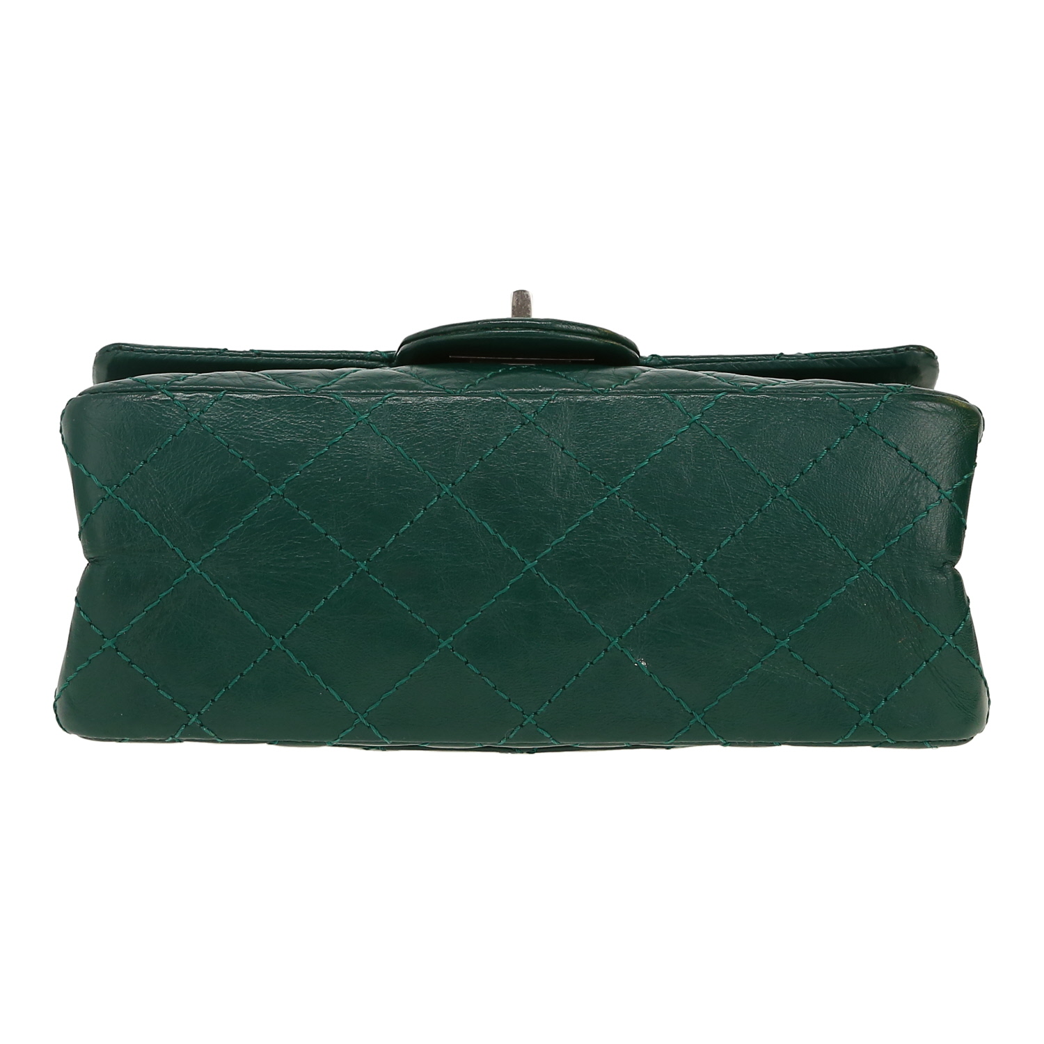 Bolso de mano Chanel  2.55 en cuero acolchado verde - Detail D1