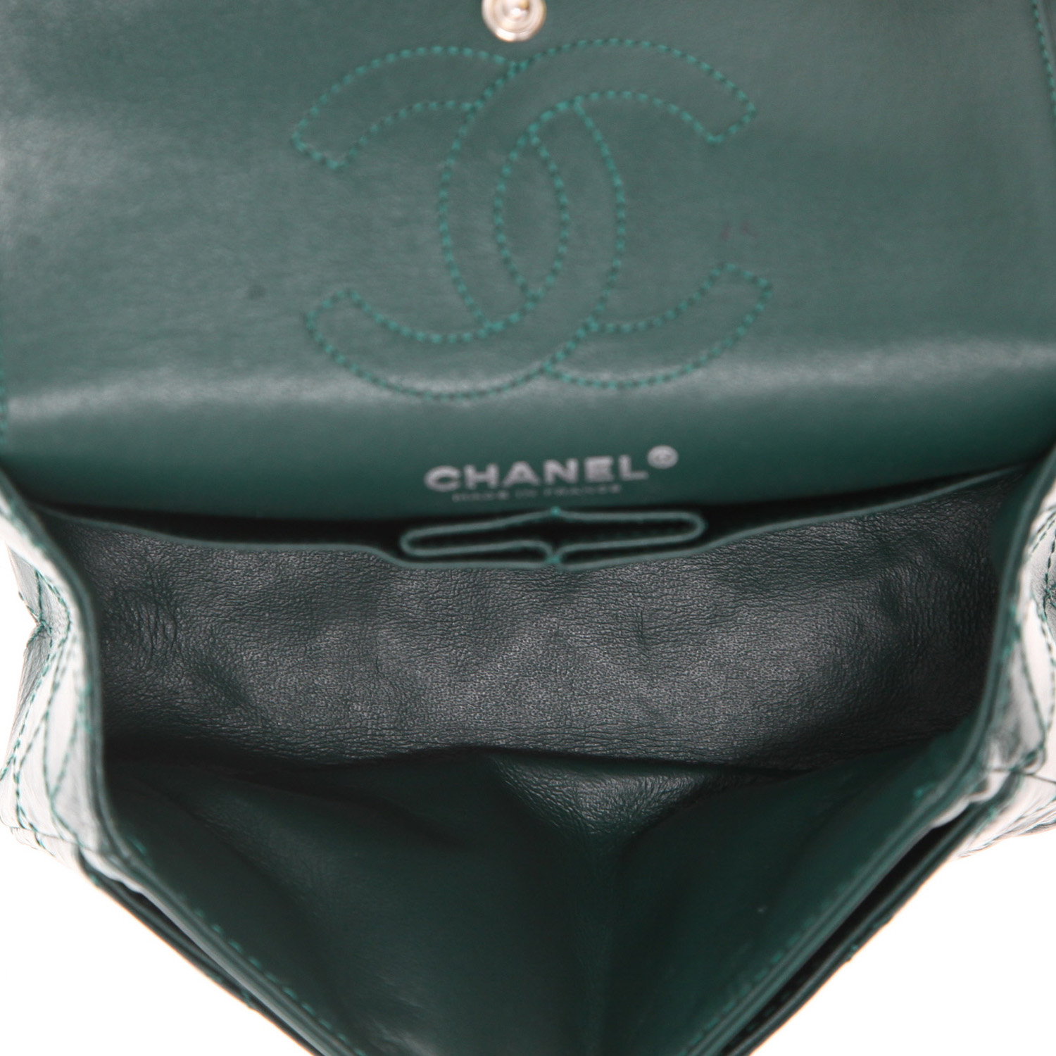 Bolso de mano Chanel  2.55 en cuero acolchado verde - Detail D3