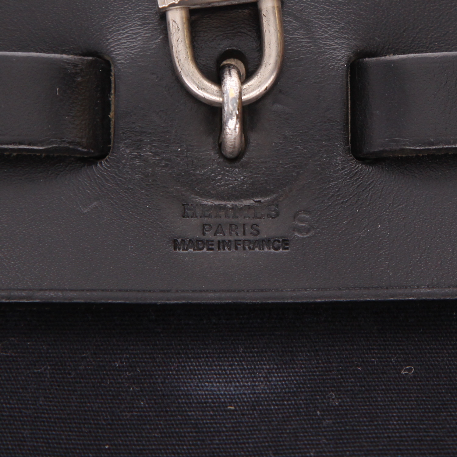 Sac à main Hermès  Herbag en toile noire et cuir noir - Detail D2