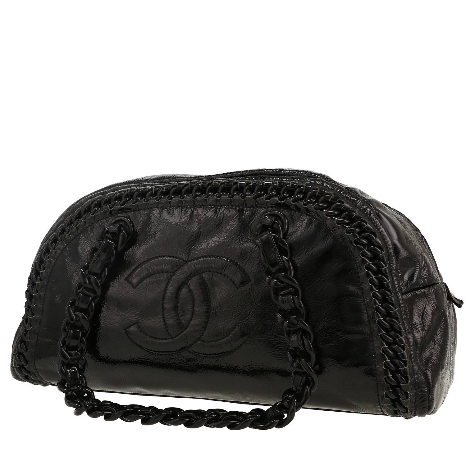 Chanel   handbag  in black patent leather