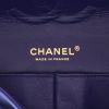 Borsa Chanel  Timeless Classic in velluto trapuntato blu marino - Detail D2 thumbnail