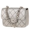Portachiavi Chanel  Timeless Extra Mini in pelle trapuntata argentata - 00pp thumbnail