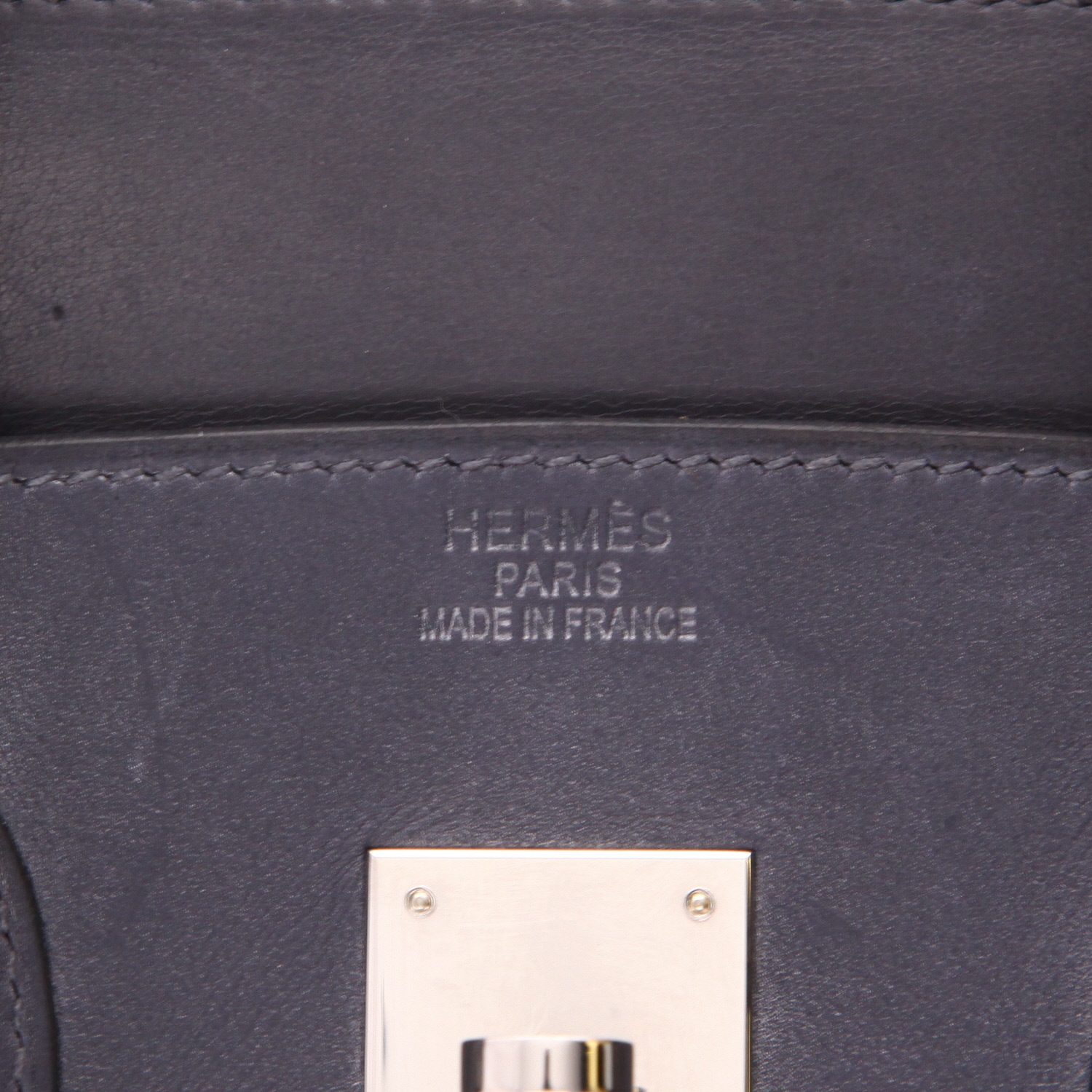 Bolso de mano Hermès  Birkin 35 cm en cuero Barenia azul marino - Detail D2