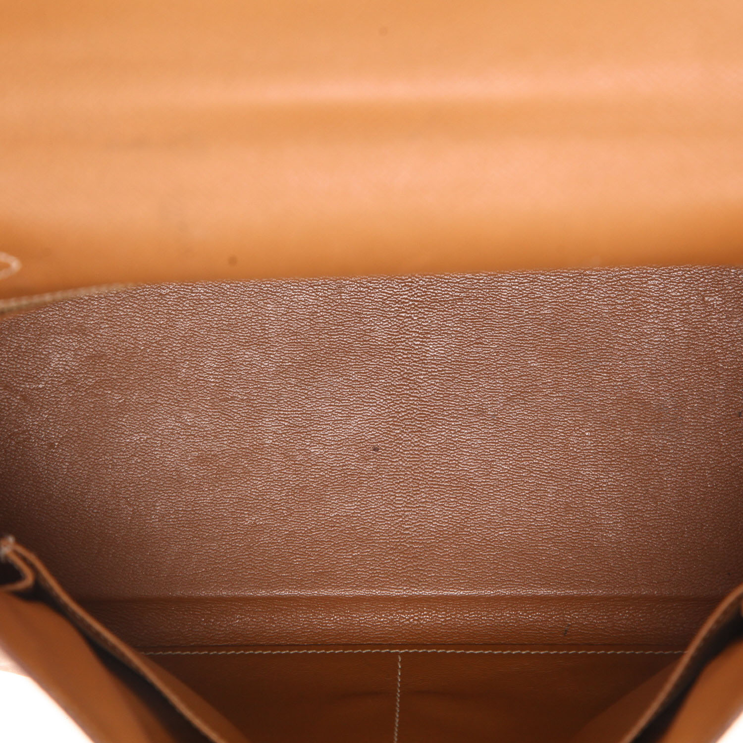 Hermès  Kelly 32 cm handbag  in gold Courchevel leather - Detail D4