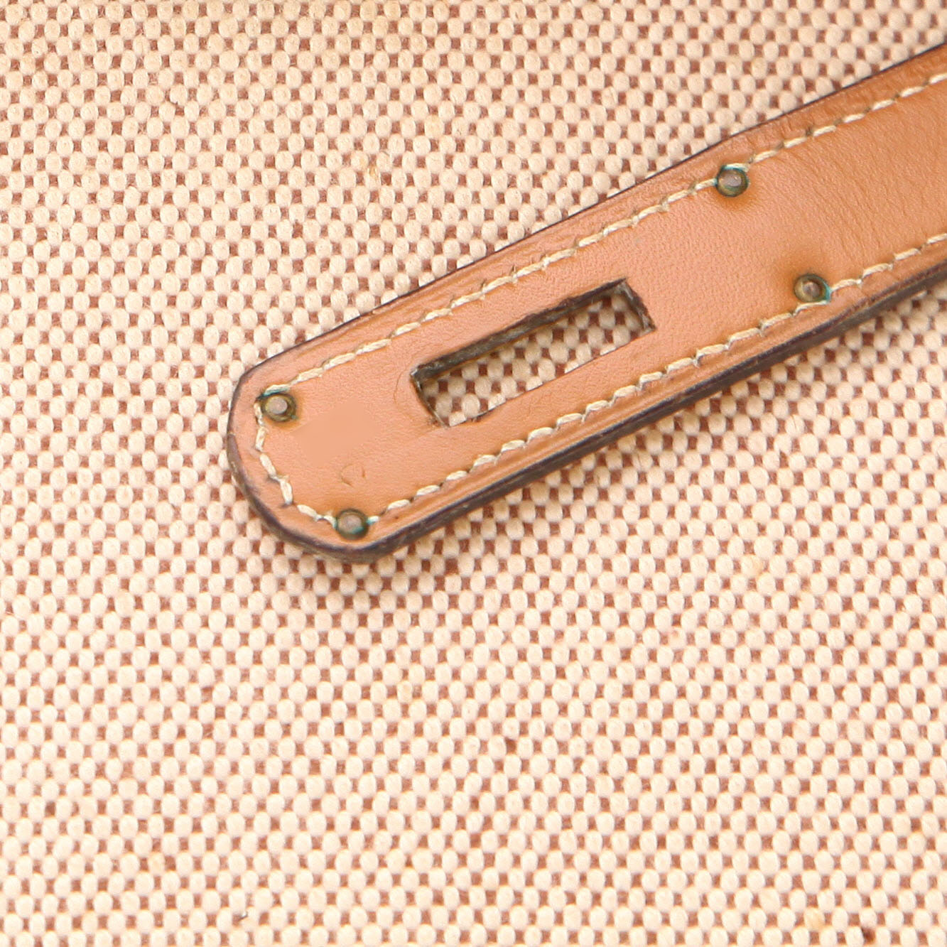 Hermès  Kelly 35 cm handbag  in gold Chamonix  leather  and beige canvas - Detail D4