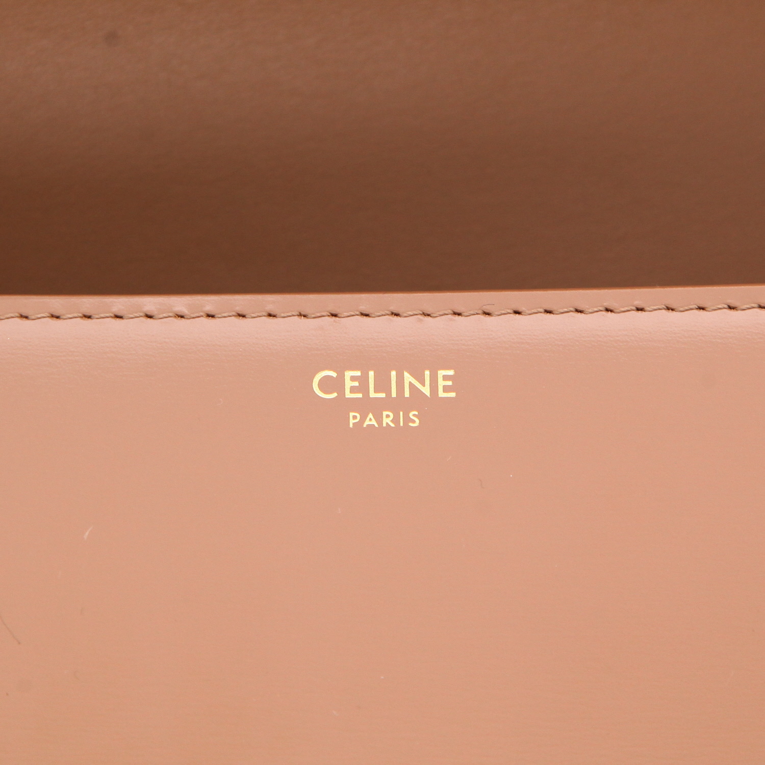 Celine  Triomphe Teen shoulder bag  in brown leather - Detail D2