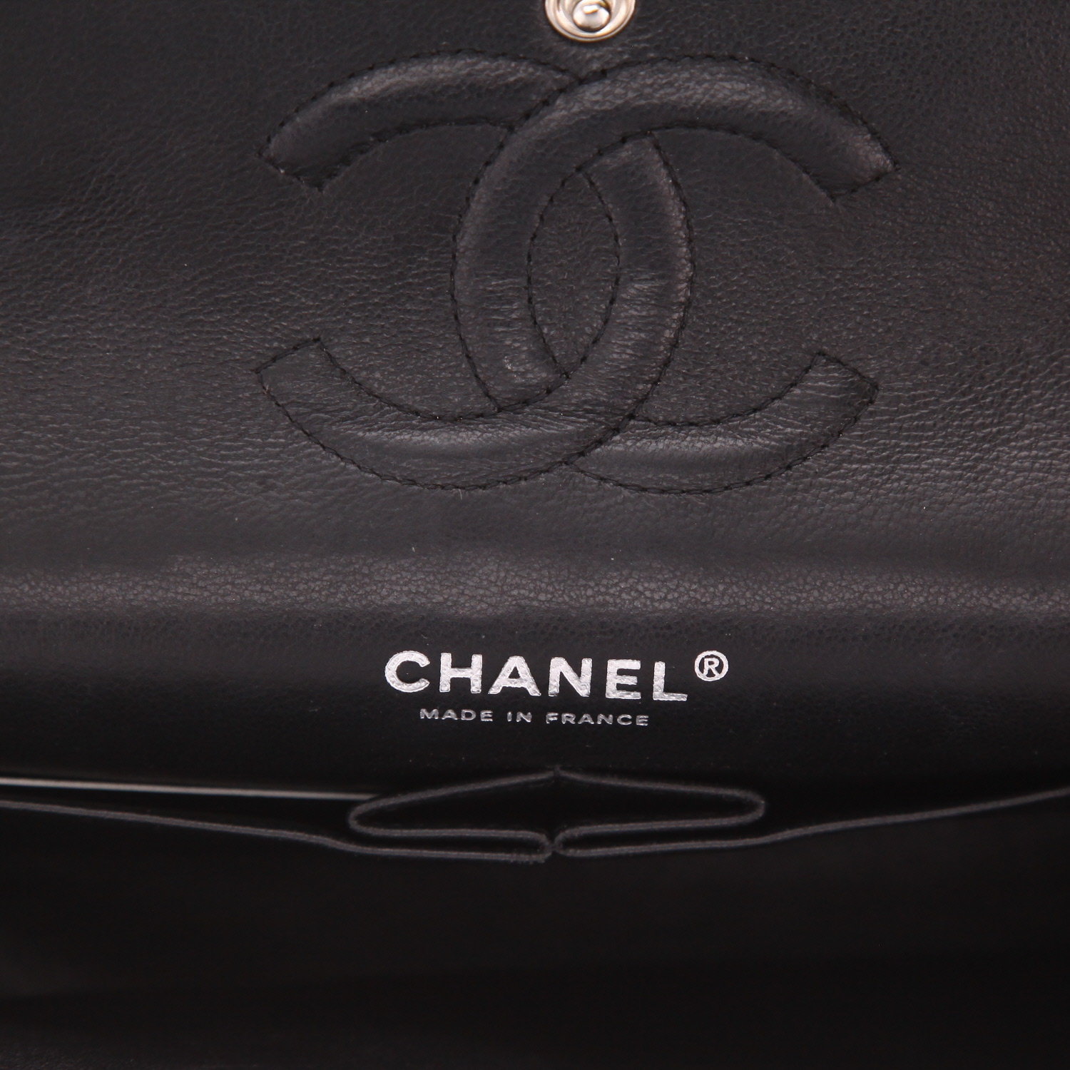 Borsa Chanel  Timeless Classic in pelle martellata e trapuntata nera - Detail D2