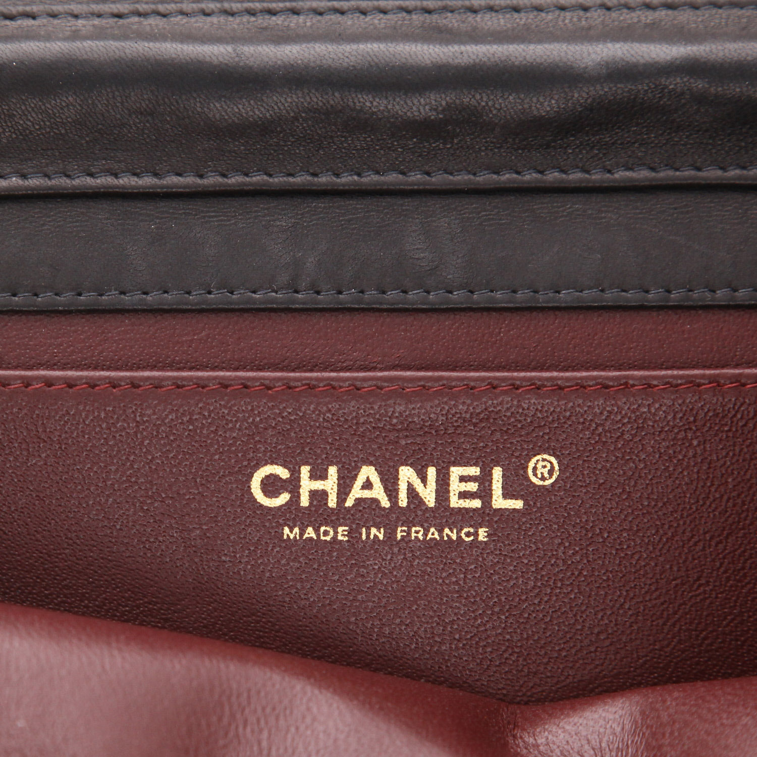 Sac bandoulière Chanel  Mademoiselle en cuir matelassé noir - Detail D2