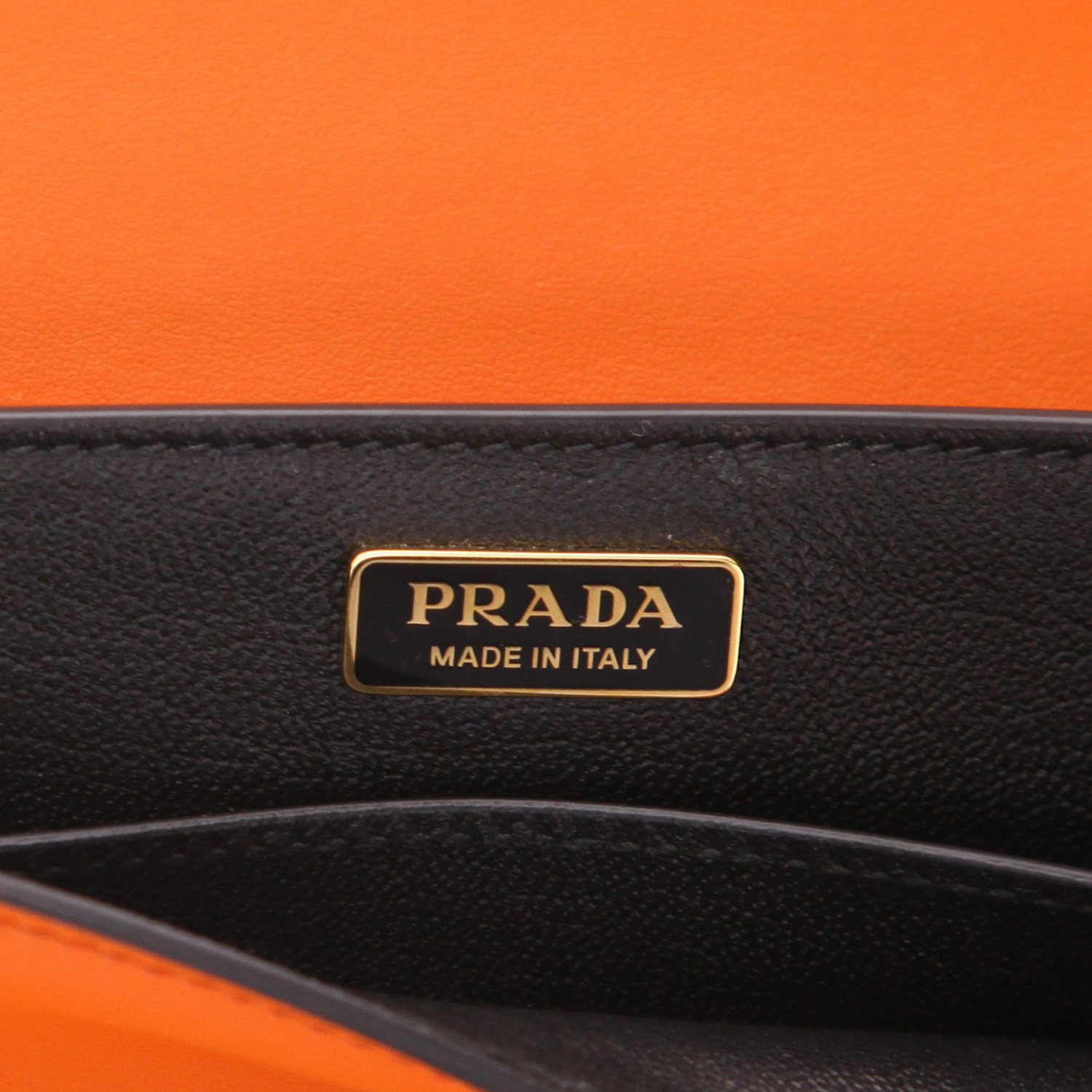 Bolso bandolera Prada  Cahier en cuero naranja - Detail D2