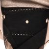 Sac cabas Valentino Garavani  Rockstud en cuir grainé doré - Detail D3 thumbnail