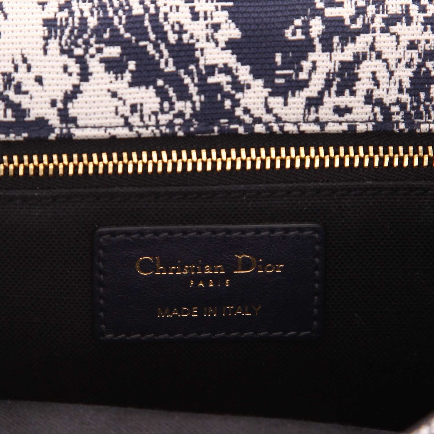 Dior  30 Montaigne handbag  in navy blue canvas  and navy blue leather - Detail D2