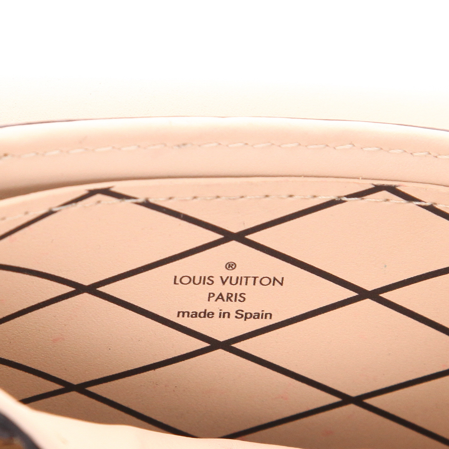 Porte-clef Louis Vuitton  Trunk en toile monogram Reverso marron et cuir noir - Detail D2