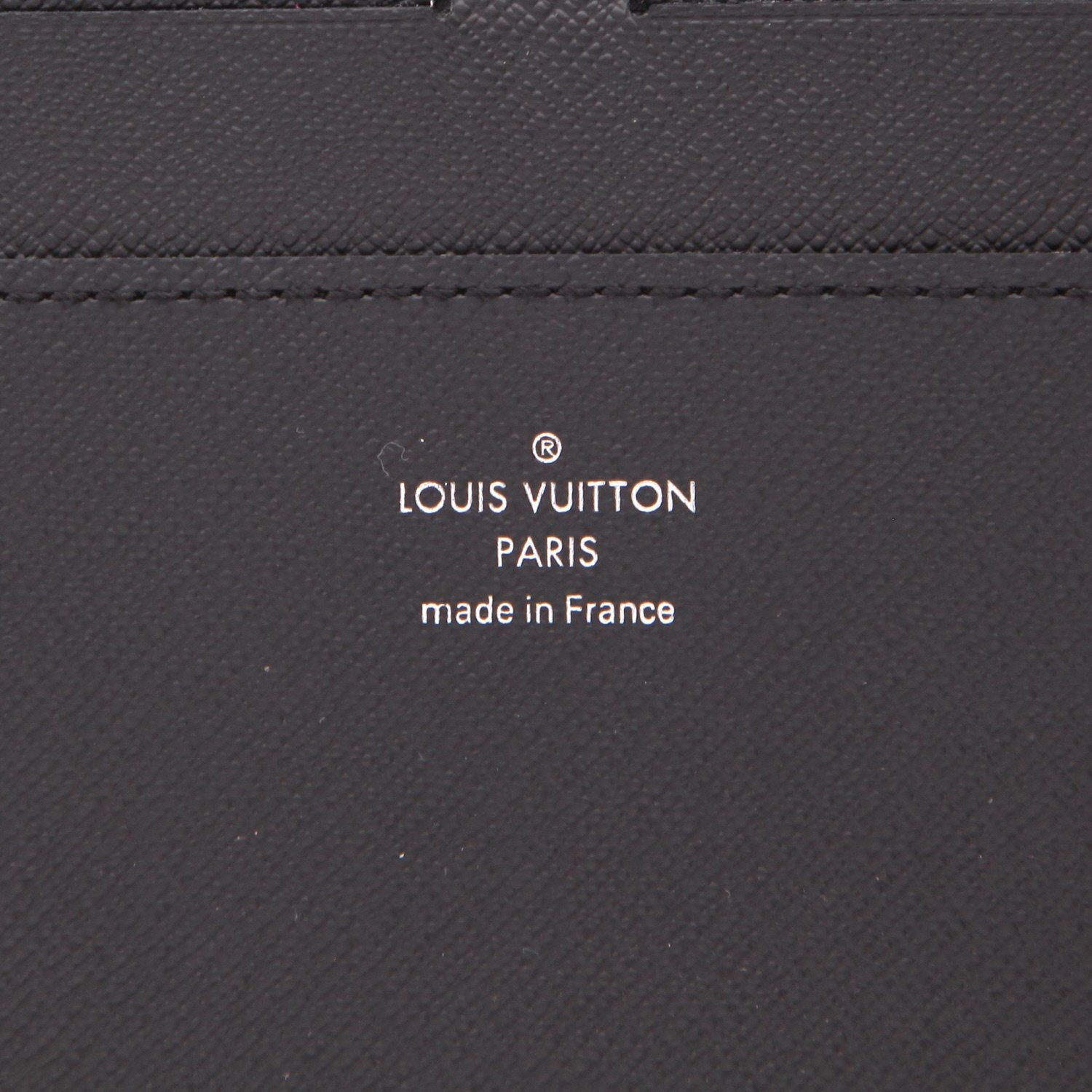 Pochette Louis Vuitton   en toile monogram gris Graphite et cuir noir - Detail D2