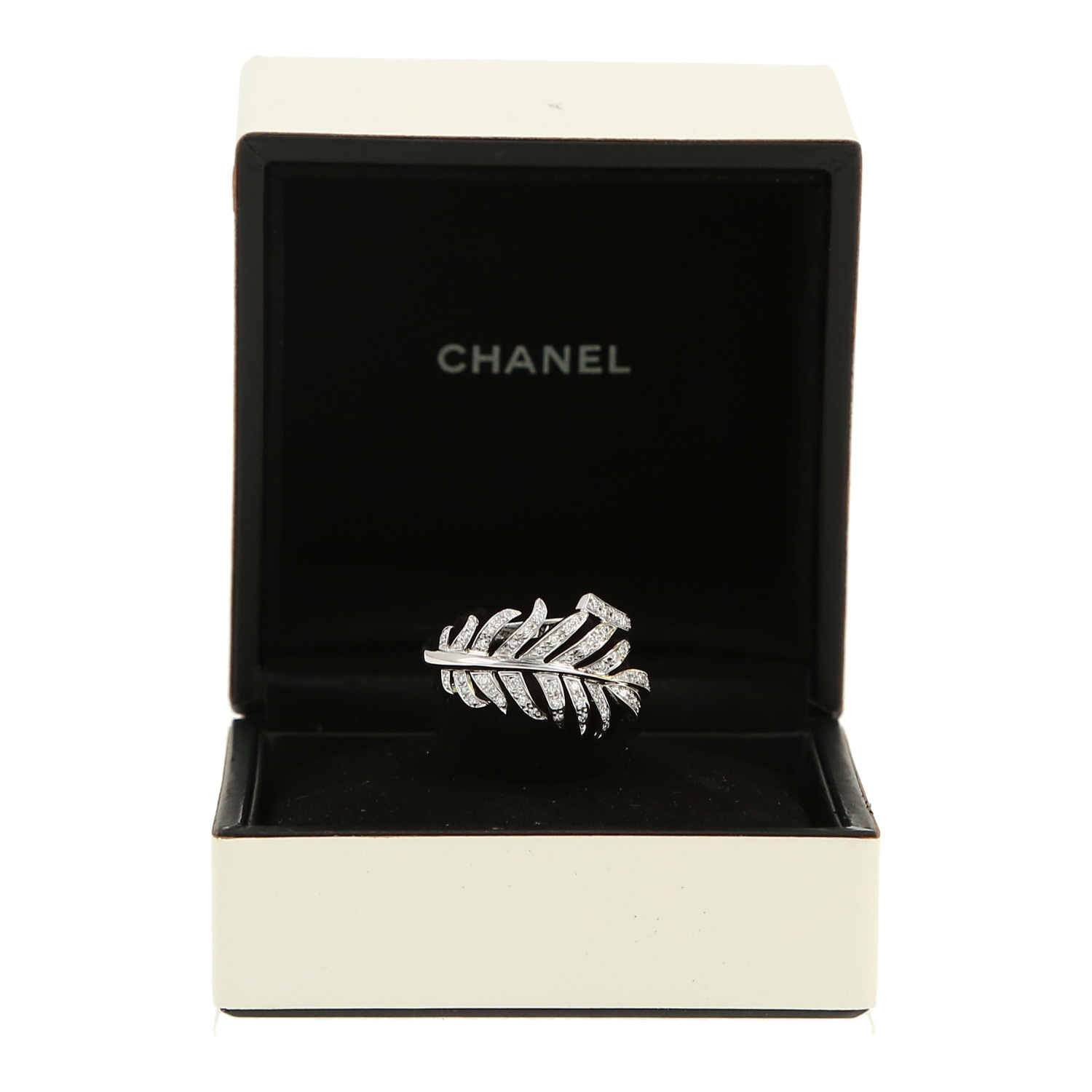 Chanel Plume de Chanel ring in white gold and diamonds - Detail D2