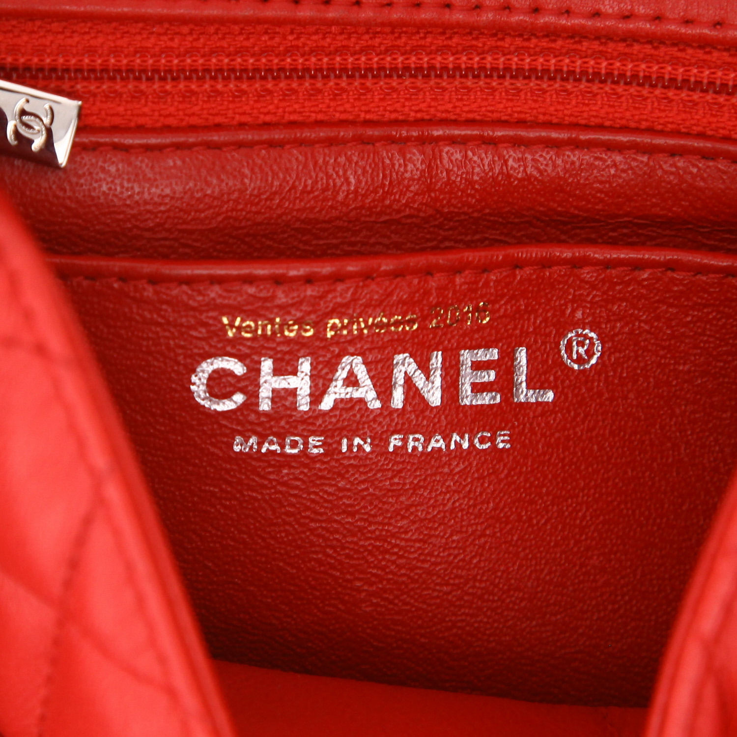 Sac bandoulière Chanel  Mini Carré en cuir matelassé rouge - Detail D2