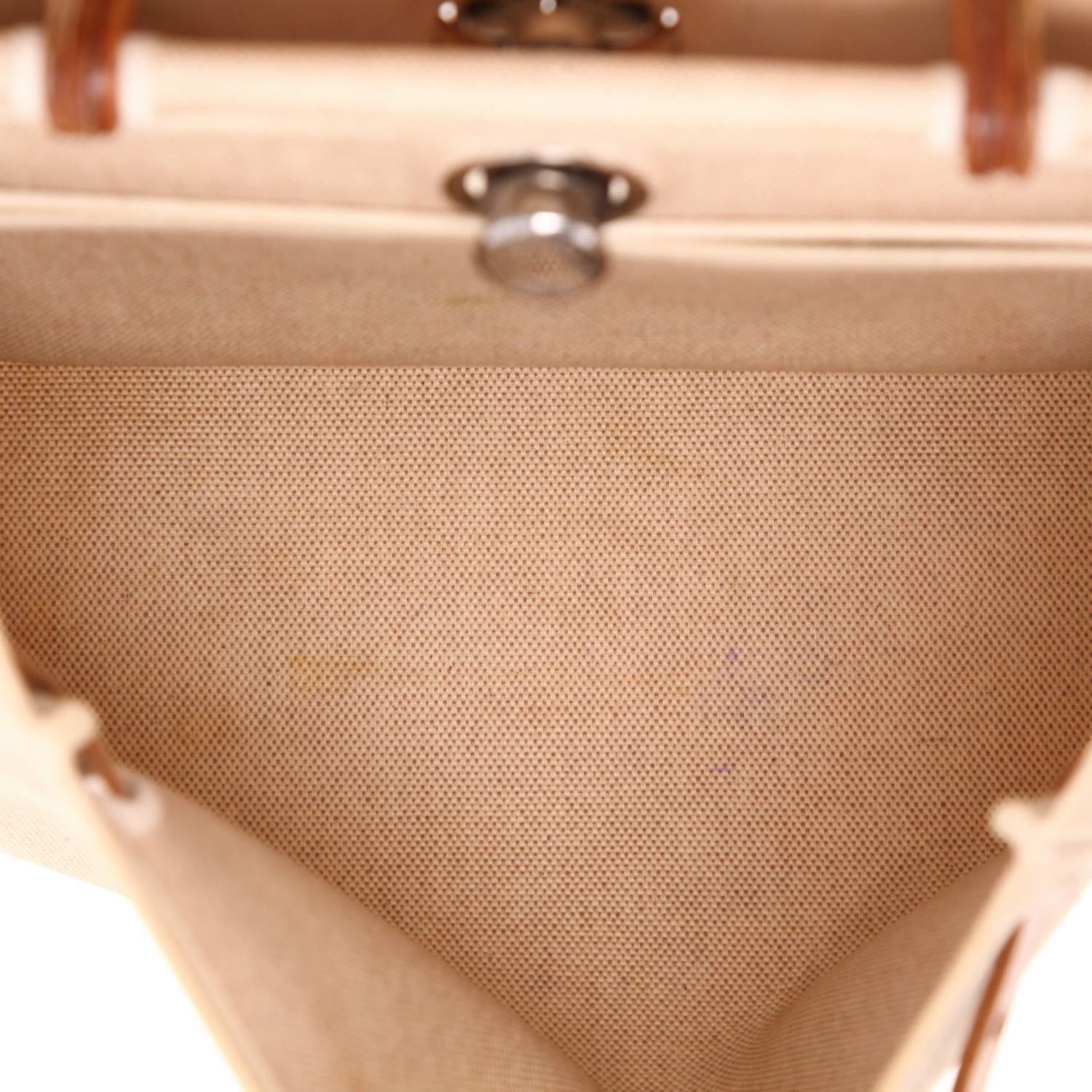 Bolso para llevar al hombro o en la mano Hermès  Herbag en lona beige y vaca Hunter - Detail D3