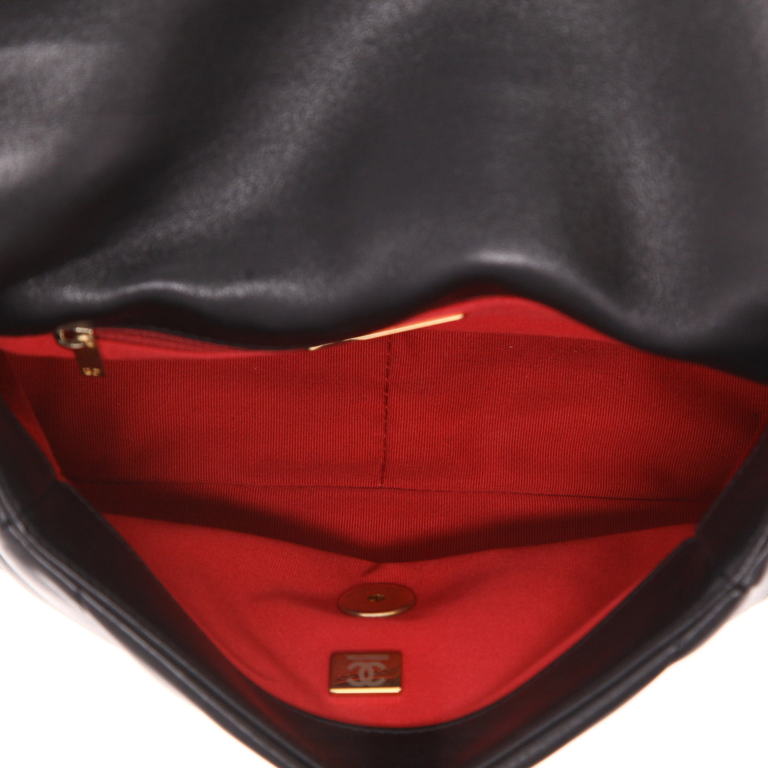 Bolso bandolera Chanel  19 en cuero acolchado negro - Detail D3