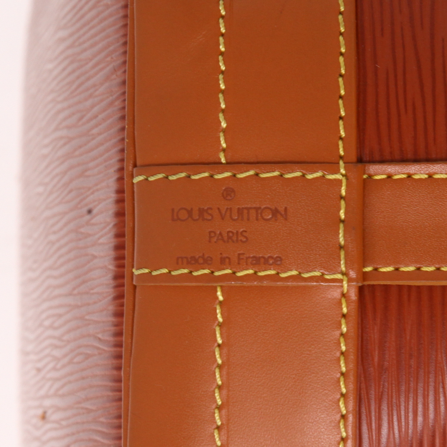 Louis Vuitton  Noé handbag  in brown epi leather - Detail D2