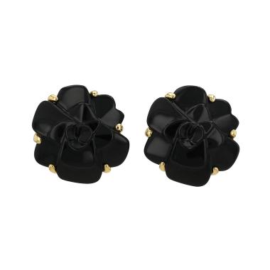 Orecchini a clip Chanel Camelia modello grande in oro giallo e onice