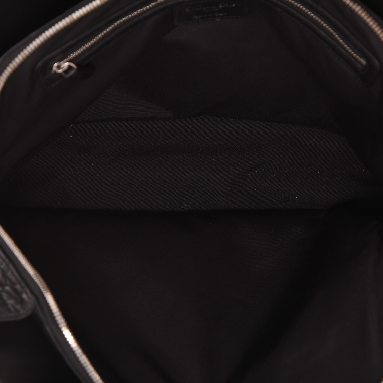 Bolso de mano Dior   en cuero cannage negro - Detail D3