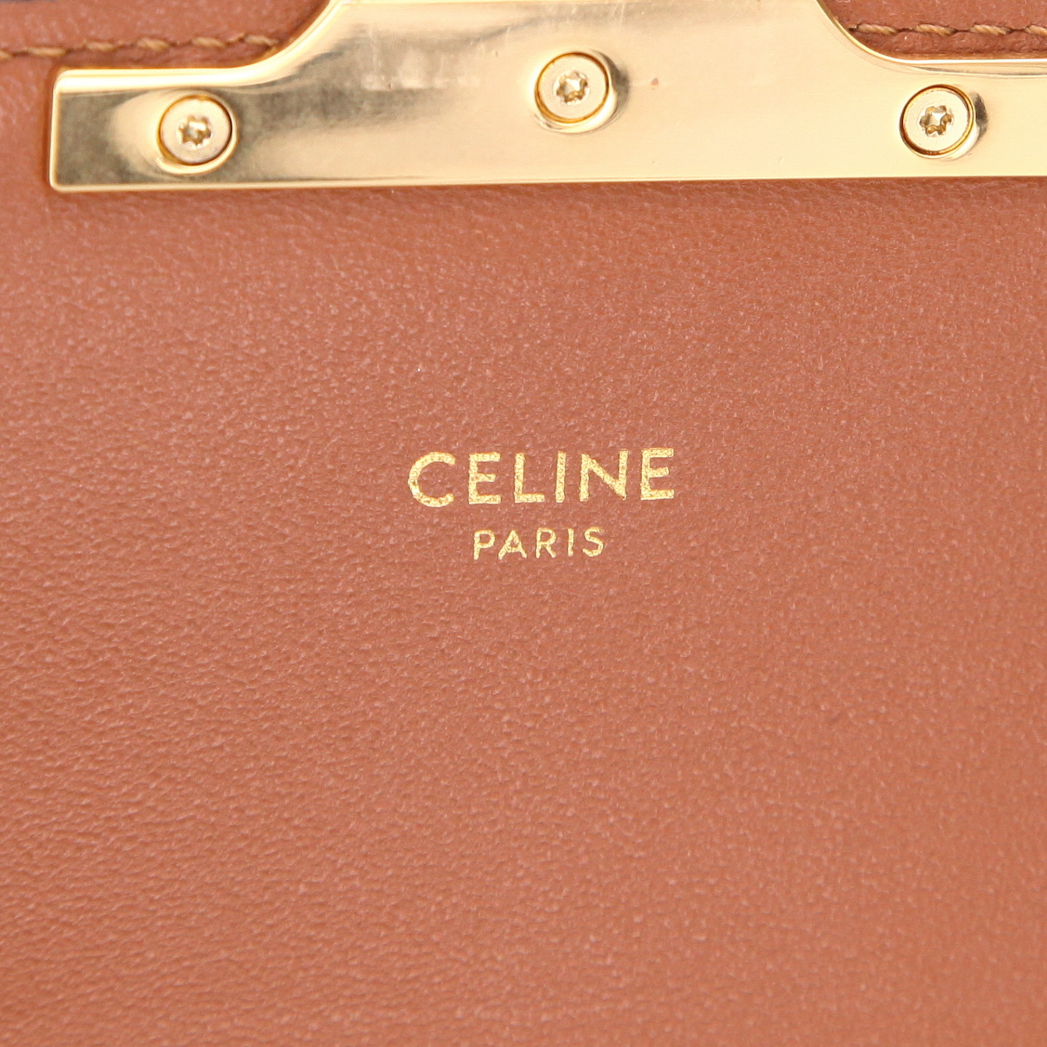 Celine  Triomphe Teen shoulder bag  in beige canvas  and brown leather - Detail D2