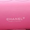 Sac bandoulière Chanel  Timeless Maxi Jumbo en cuir matelassé rose - Detail D2 thumbnail