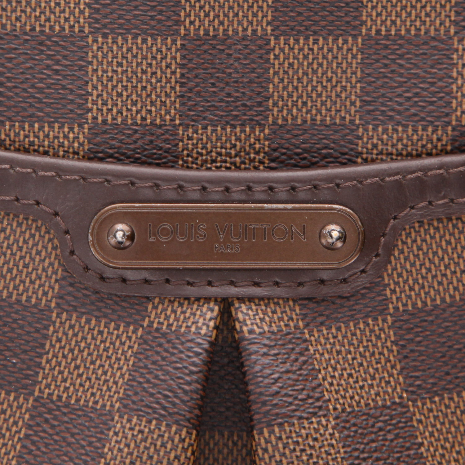 Bolso bandolera Louis Vuitton  Bloomsbury en lona a cuadros ébano y cuero esmaltado marrón - Detail D2