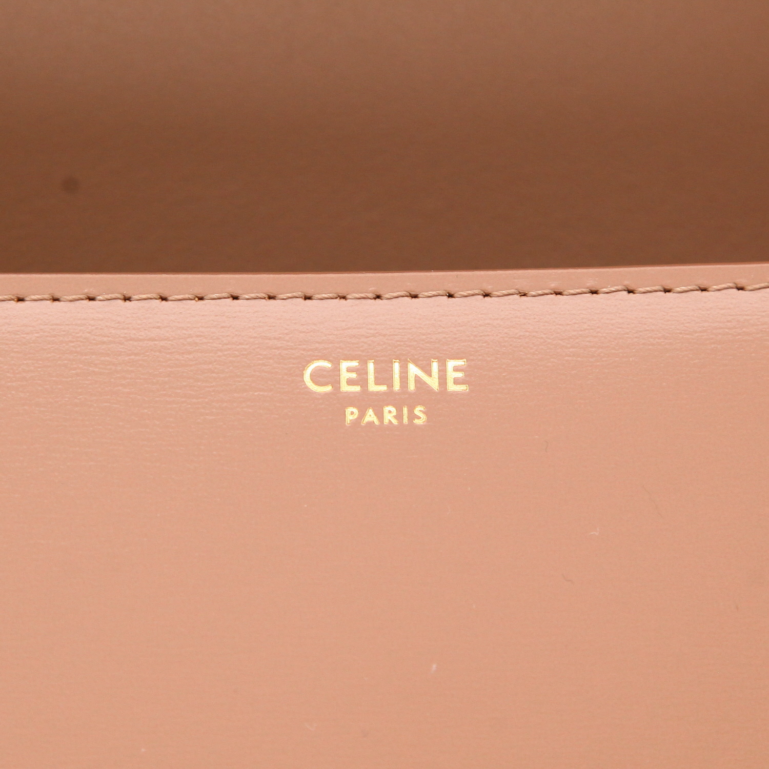 Celine  Triomphe Teen shoulder bag  in brown leather - Detail D2