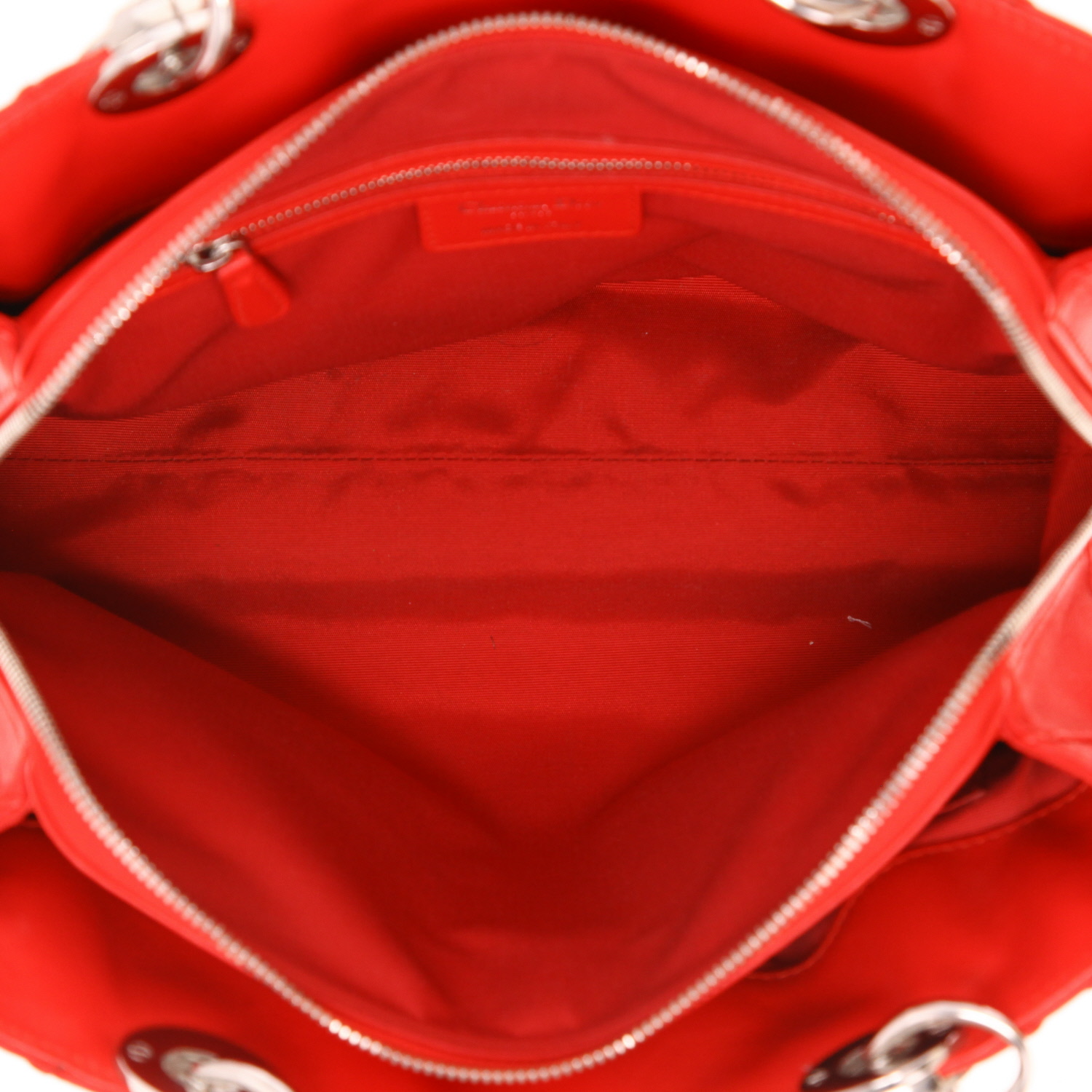 Bolso de mano Dior  Dior Soft en cuero cannage rojo - Detail D4