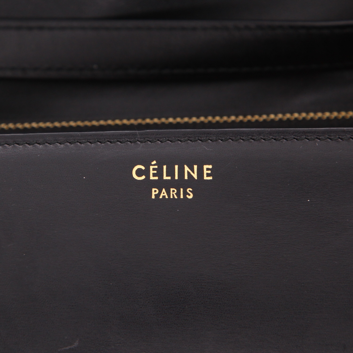 Sac bandoulière Celine  Classic Box grand modèle  en cuir box noir - Detail D2