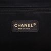 Sac cabas Chanel   en cuir matelassé noir - Detail D2 thumbnail