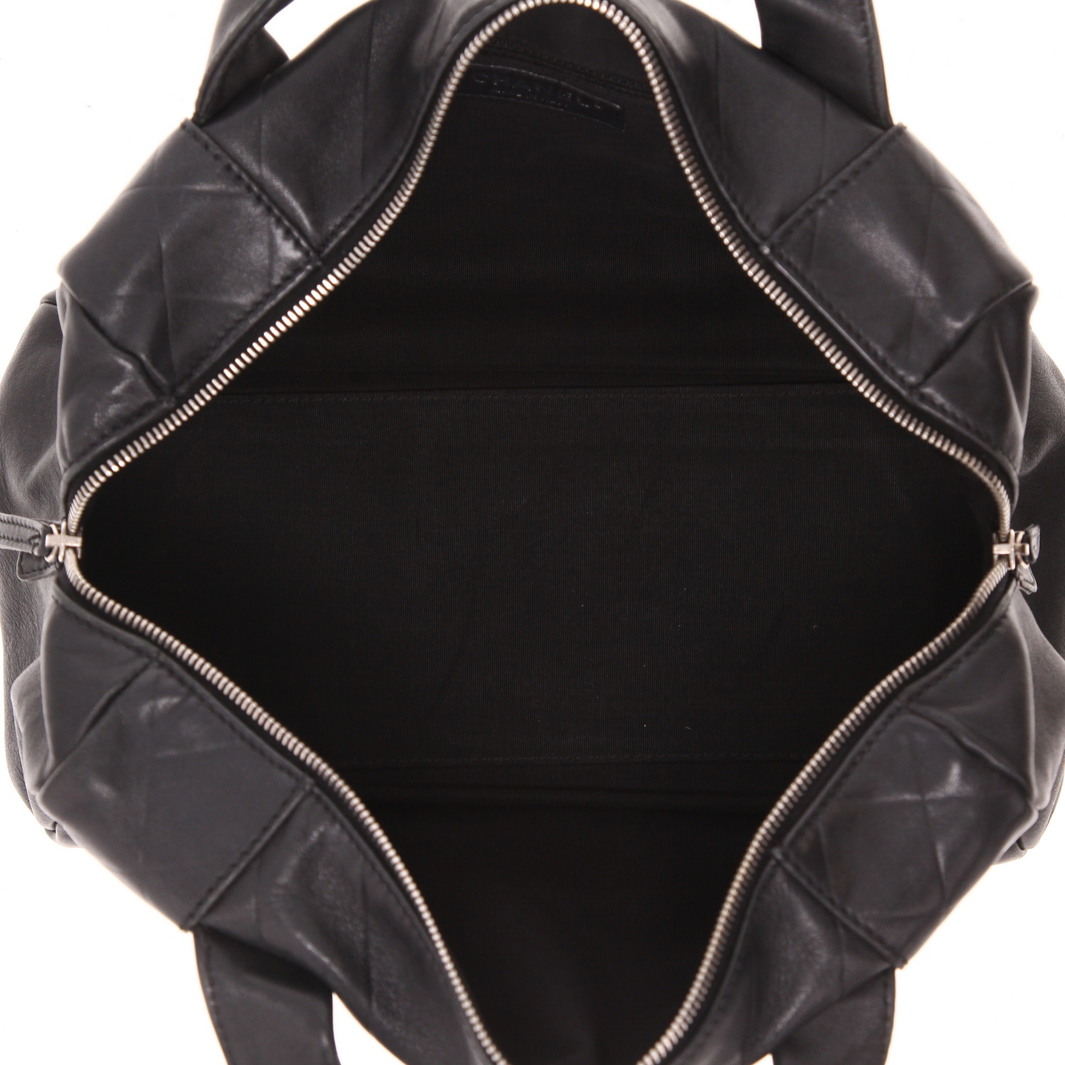 Sac à main Chanel  Bowling en cuir matelassé et cuir lisse noir - Detail D3