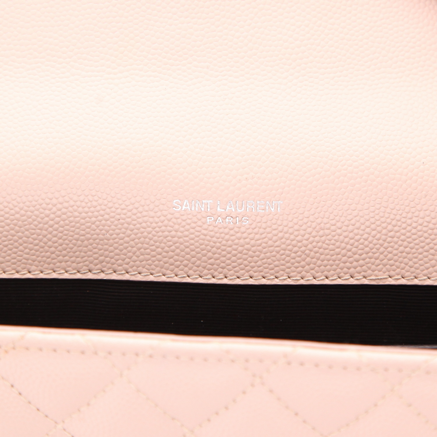 Sac bandoulière Saint Laurent  Envelope moyen modèle  en cuir grainé beige - Detail D2