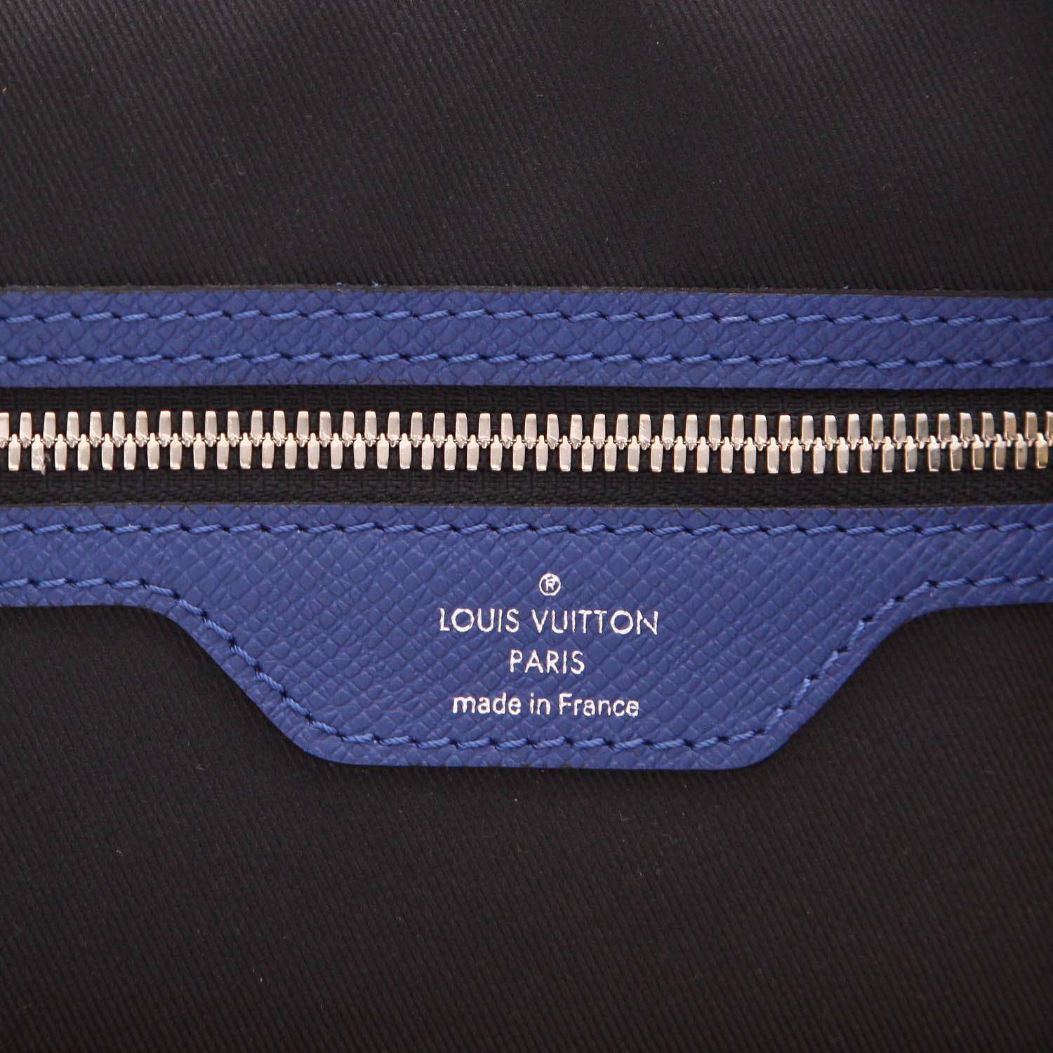 Sac de voyage Louis Vuitton  Keepall 50 en cuir taiga bleu - Detail D2
