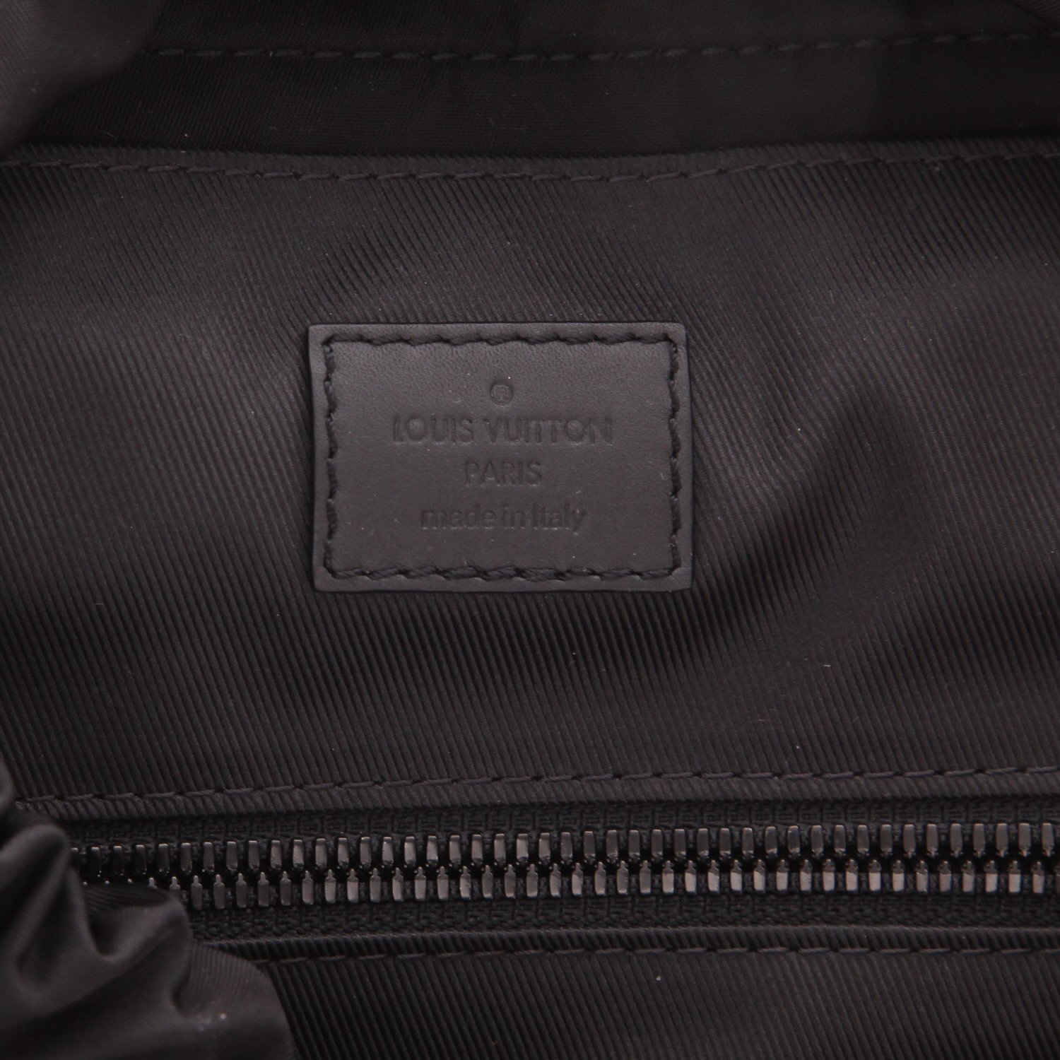 Zaino Louis Vuitton  Discovery in pelle monogram nera - Detail D2