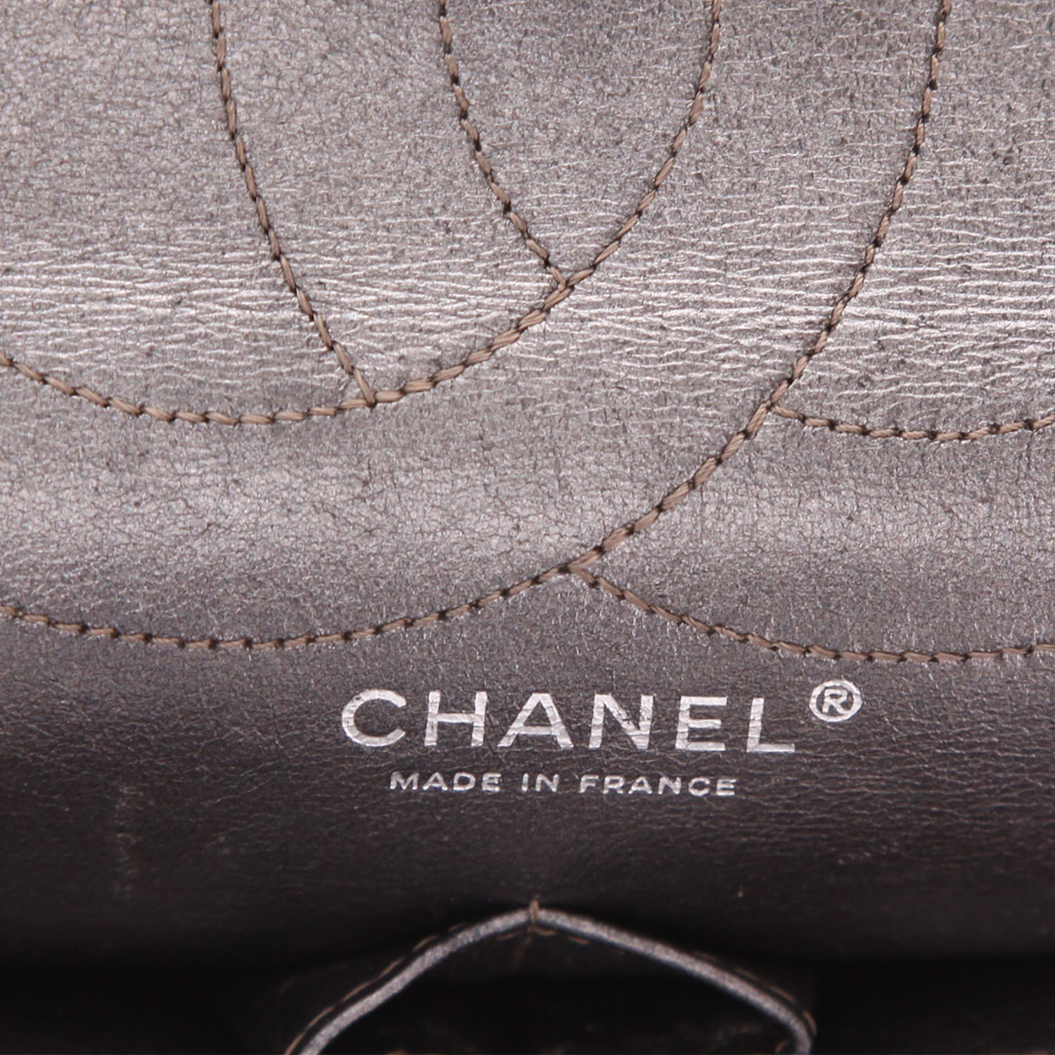 Borsa a tracolla Chanel  2.55 in pelle trapuntata argentata - Detail D2