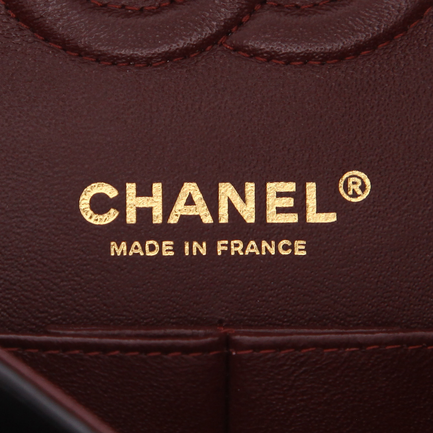 Chanel  Timeless Petit handbag  in black quilted leather - Detail D2