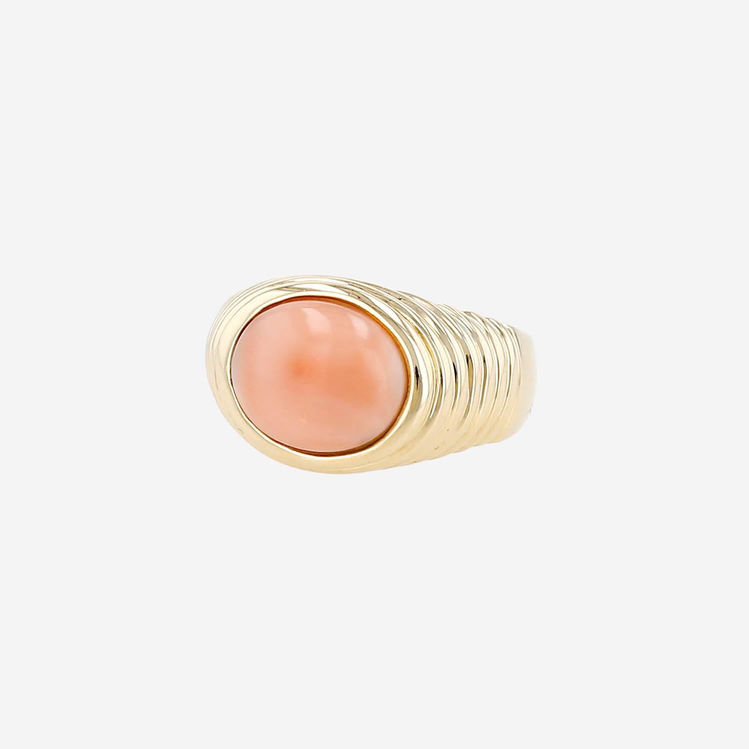 Anello  Vintage  in oro giallo 14k e corallo