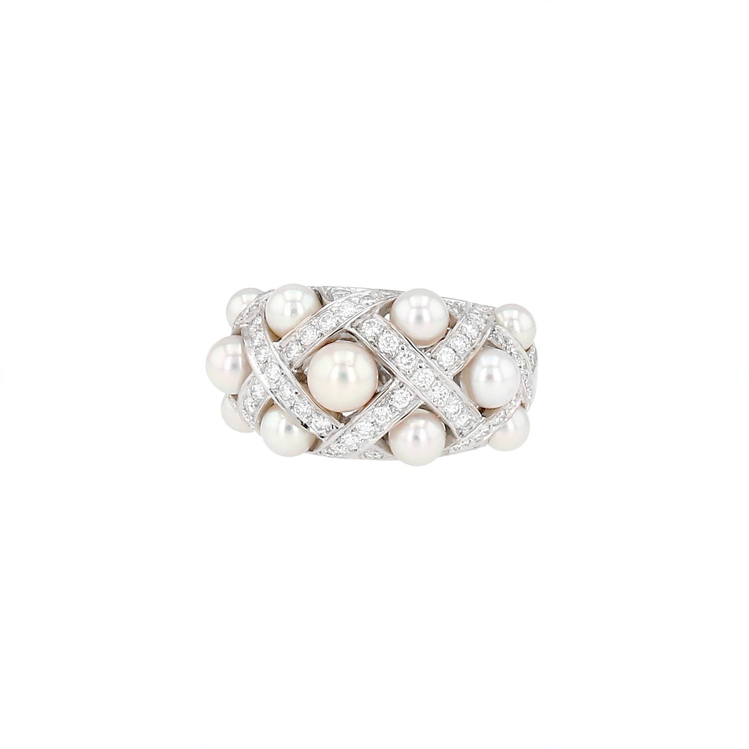 Chanel Baroque medium model ring in white gold, cultured pearls and diamonds