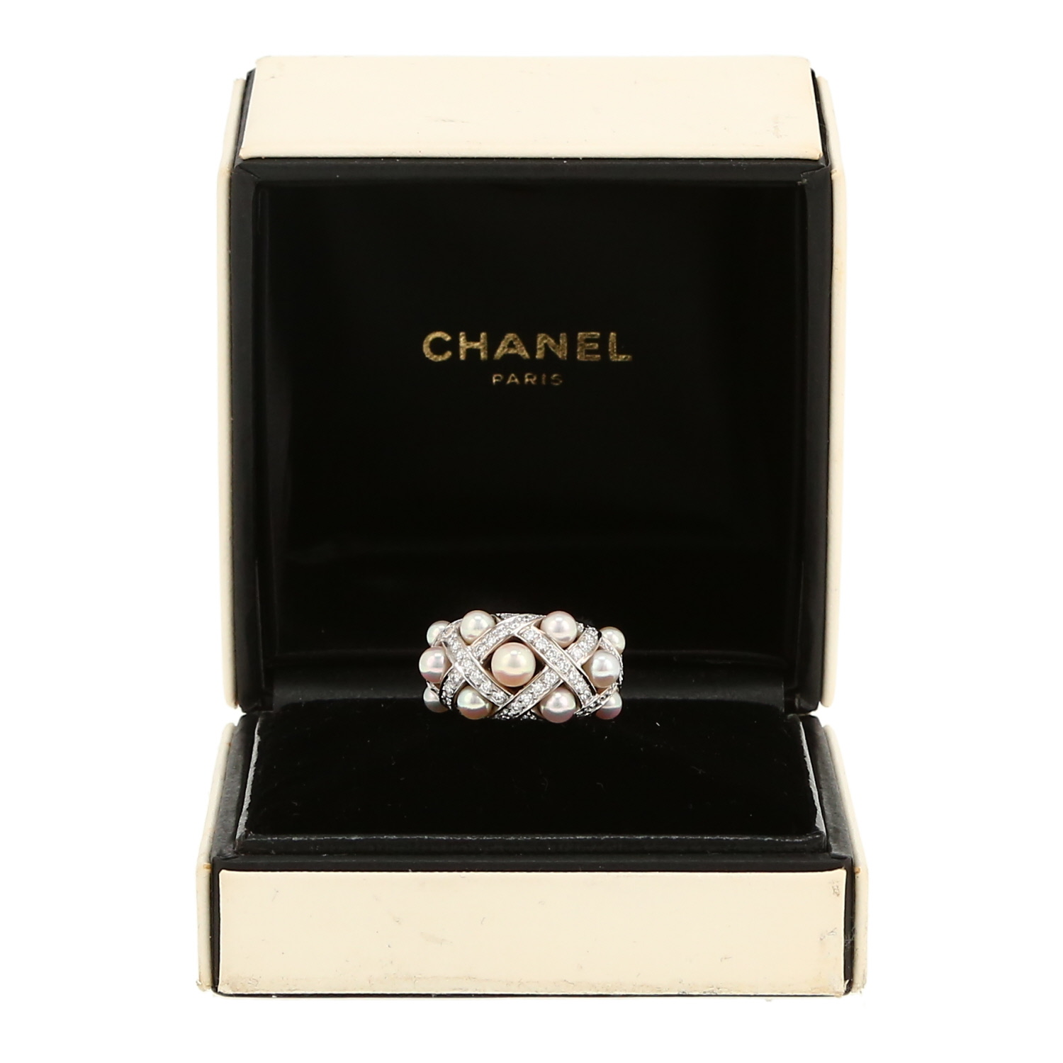 Anello Chanel Baroque modello medio in oro bianco, perle coltivate e diamanti - Detail D2