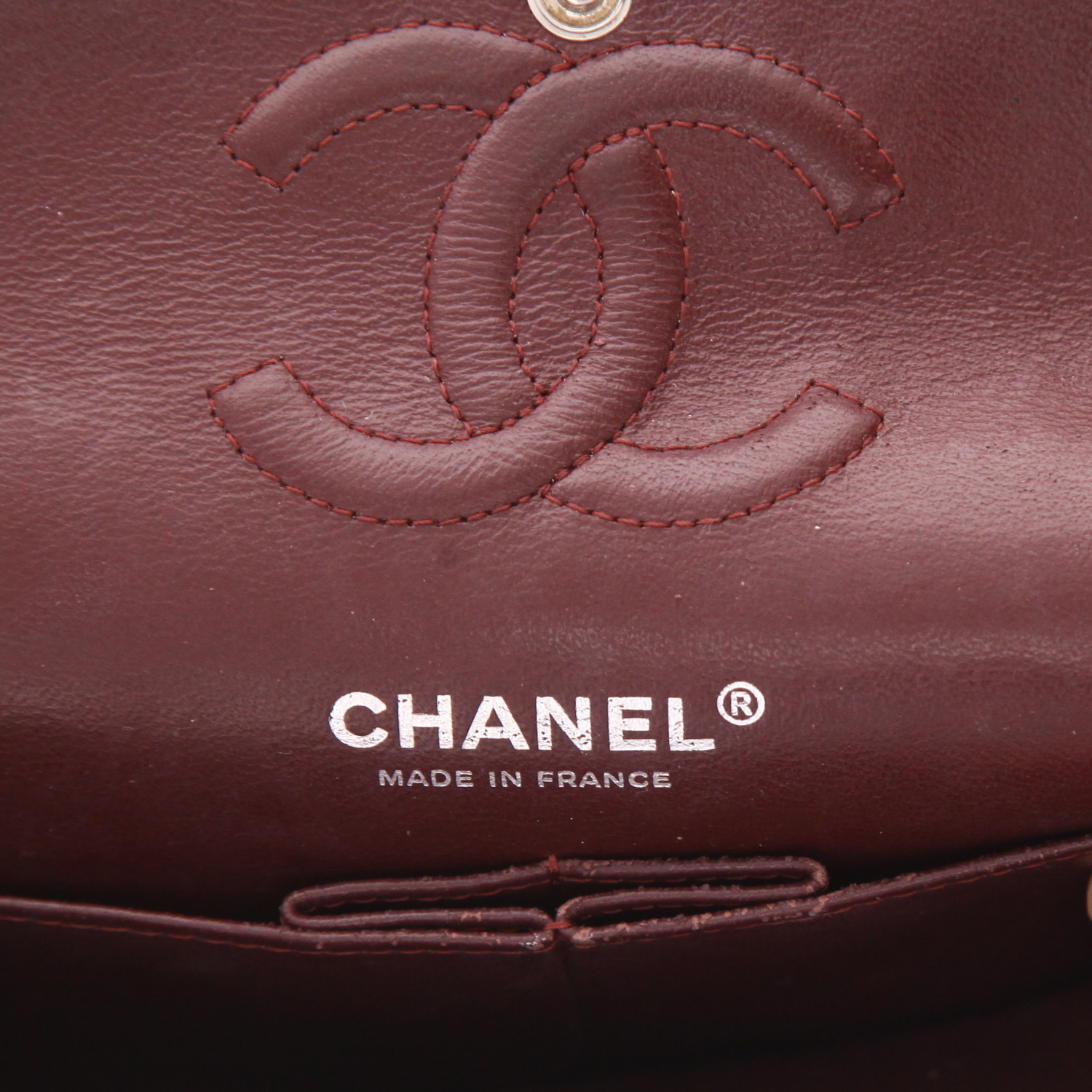 Sac à main Chanel  Timeless Petit en cuir matelassé noir - Detail D2