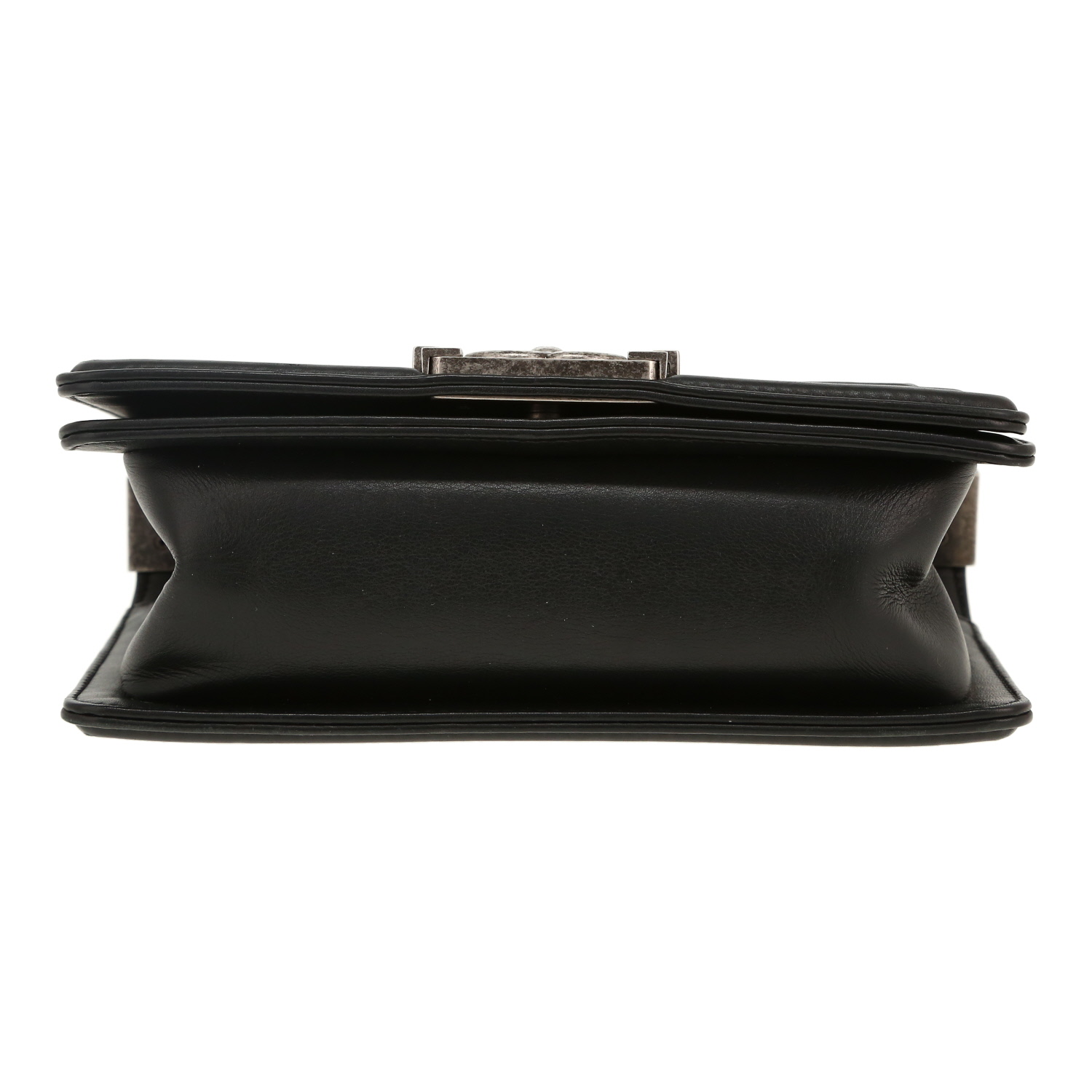 Bolso bandolera Chanel  Boy modelo pequeño  en cuero acolchado negro - Detail D1