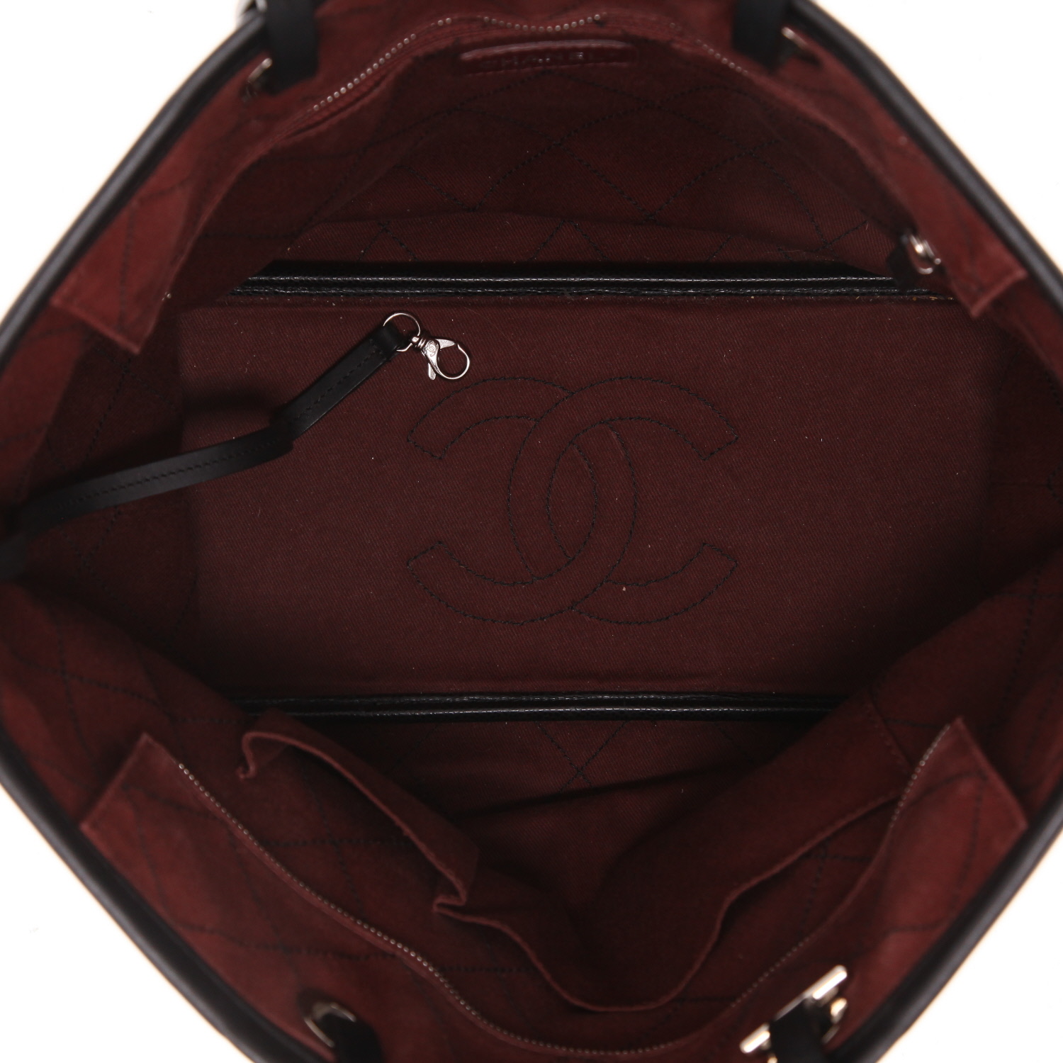 Shopping bag Chanel   in pelle martellata nera - Detail D3