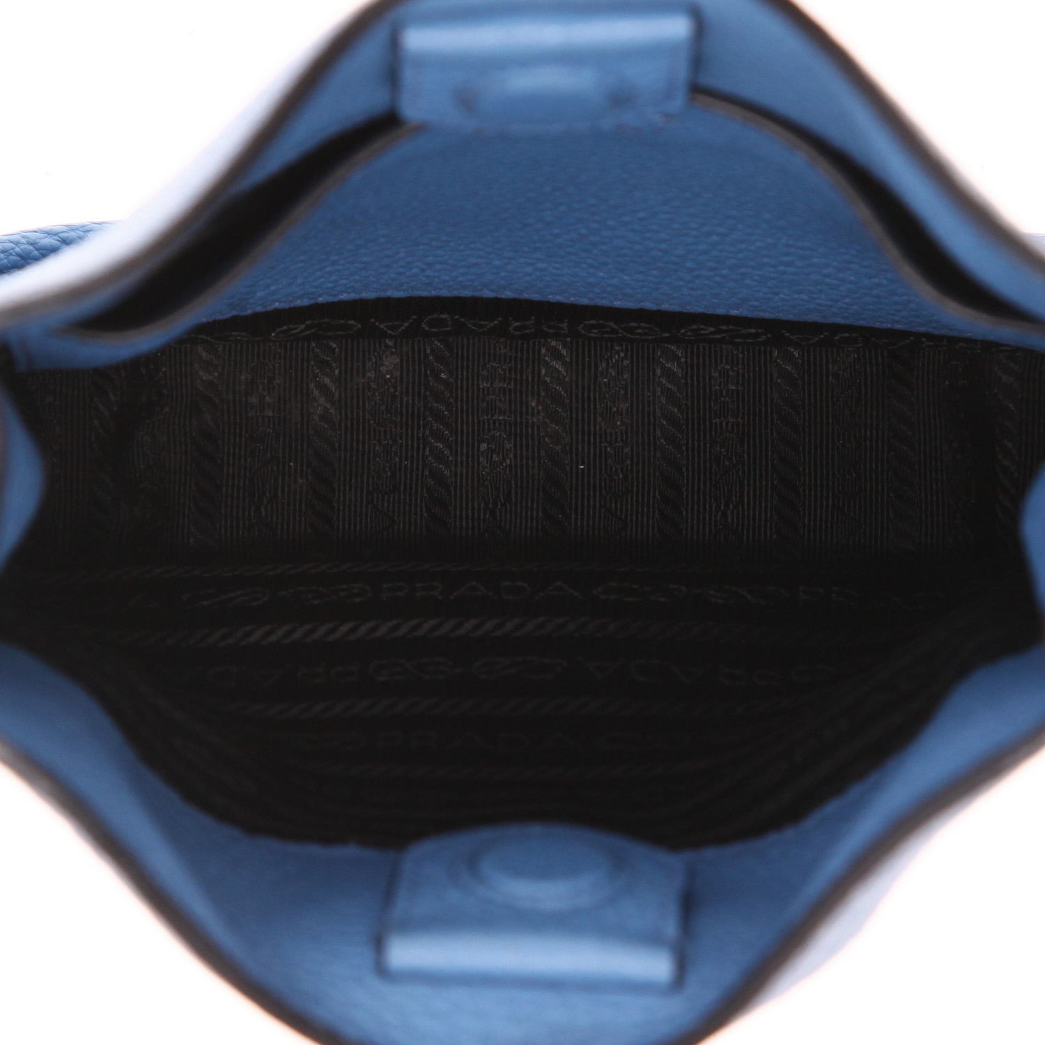 Sac bandoulière Prada   en cuir grainé bleu - Detail D3