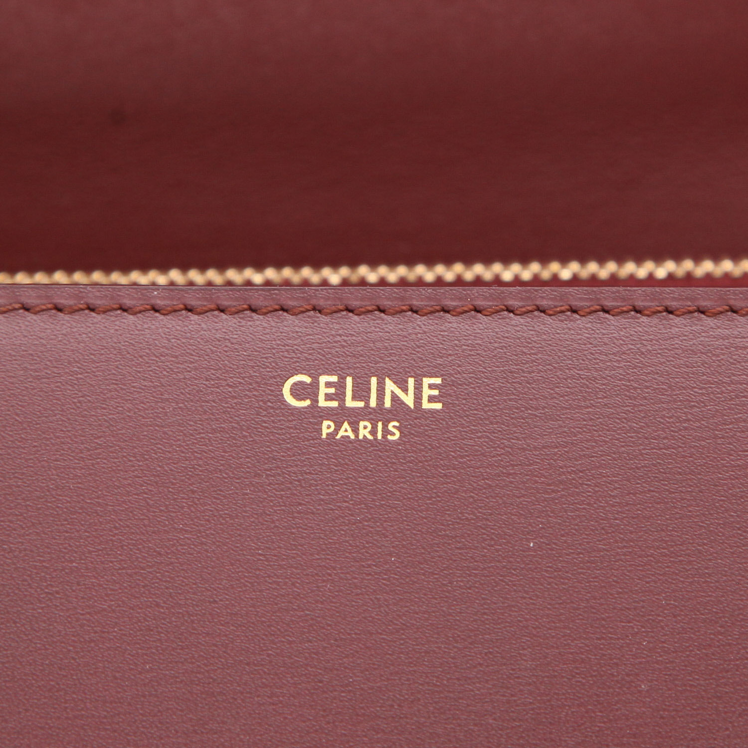 Celine  Classic Box shoulder bag  in burgundy box leather - Detail D2