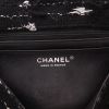Bolso de mano Chanel  Timeless en tweed negro - Detail D2 thumbnail