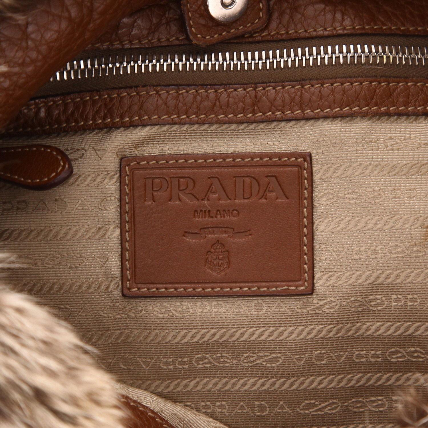 Bolso de mano Prada   en lona beige y piel beige - Detail D2