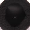 Sac à main Hermès  Sabot Pluch en cuir box noir et mouton retourné noir - Detail D3 thumbnail