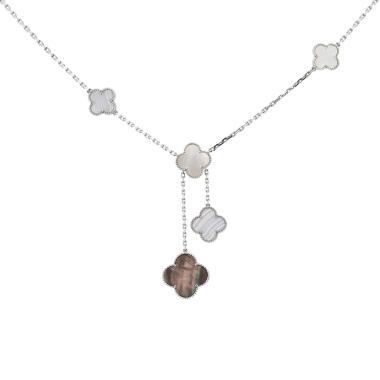 Collier Van Cleef & Arpels Magic Alhambra en or blanc et calcédoine